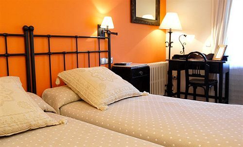 Hostal Vidaller Bielsa Exteriör bild