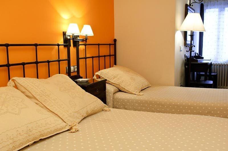 Hostal Vidaller Bielsa Exteriör bild